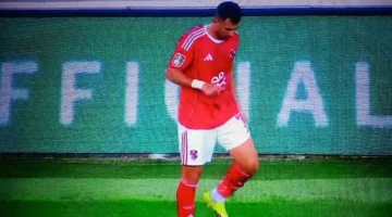 إصابة تريزيجيه.. طبيب الأهلي يوضح طبيعة التشخيص بعد مباراة شبيبة القبائل القارية